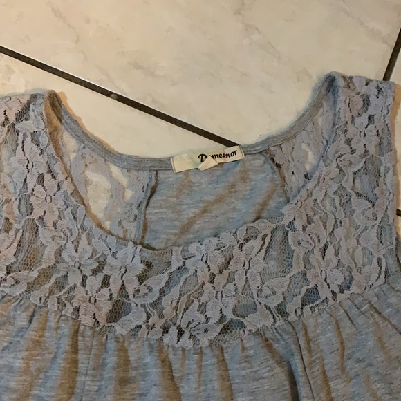 SOLD- Women’s tank tops - Picture 7 of 12